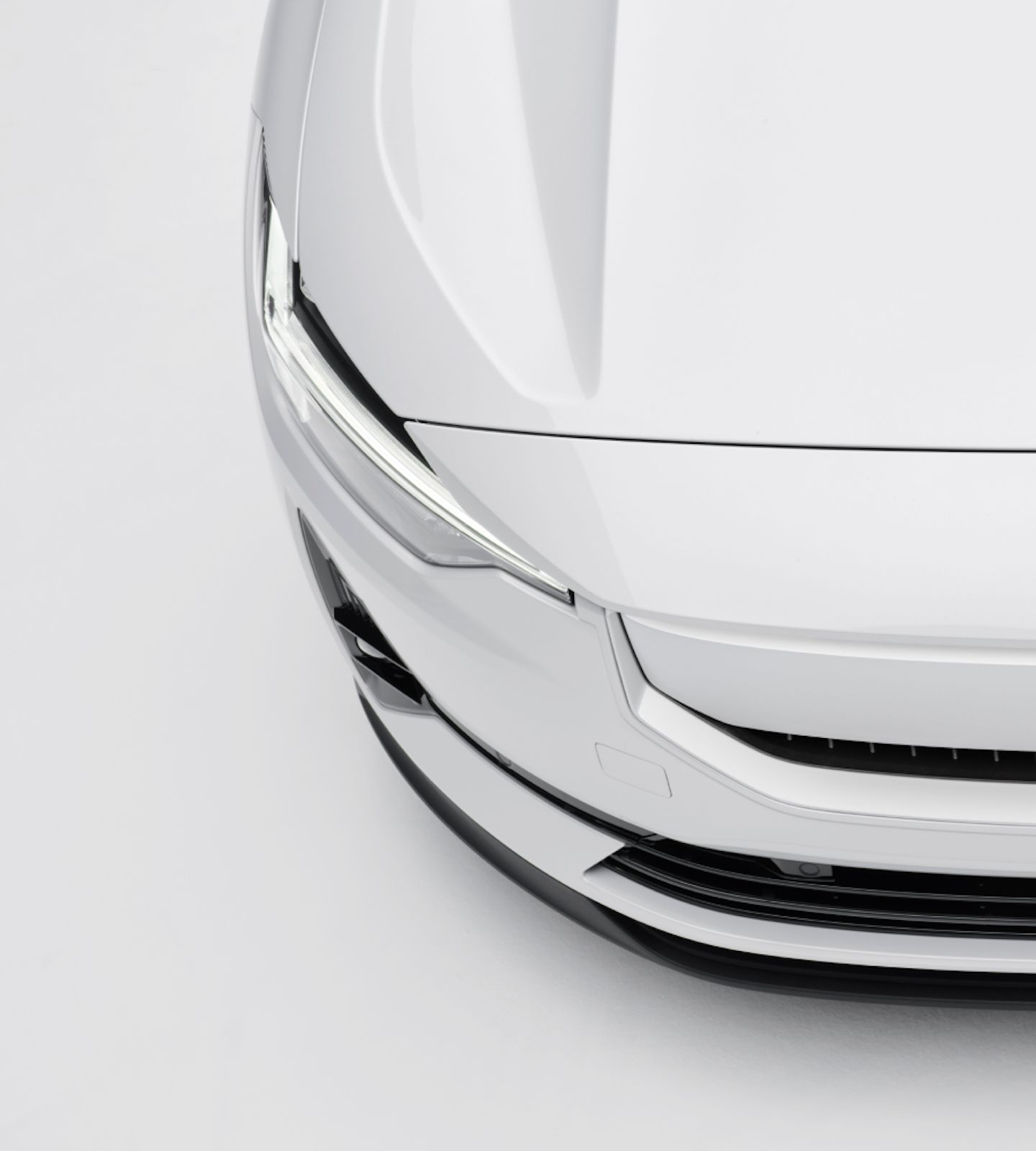 A top-down view of Polestar 2’s right side headlight.
